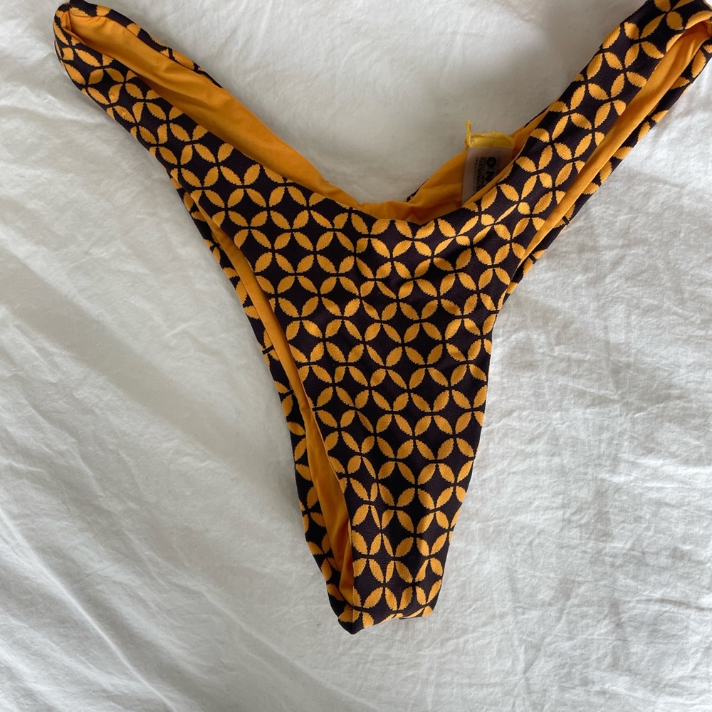 One One Bikini Small - Picture 3 of 5
